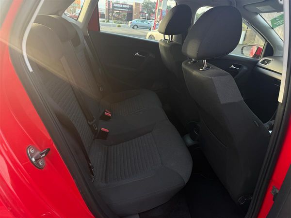2011 Volkswagen Polo Carousel 6