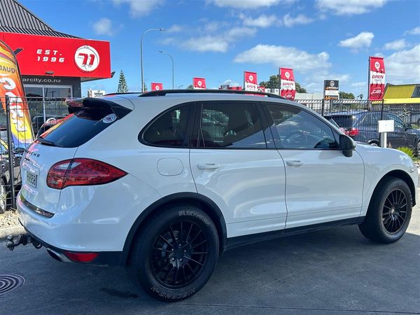 2012 Porsche Cayenne 4 DOOR SUV Carousel 6