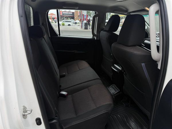 2018 Toyota Hilux S TD DC 2.8D/5MT/UT Carousel 11