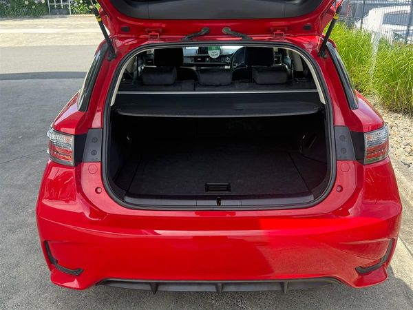 2017 Lexus CT 200h Carousel 8