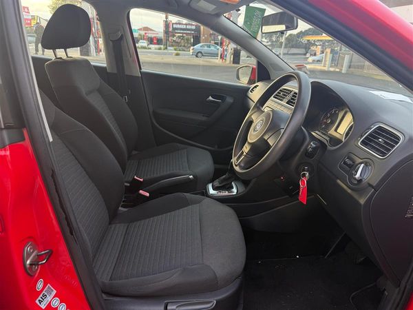 2011 Volkswagen Polo Carousel 5