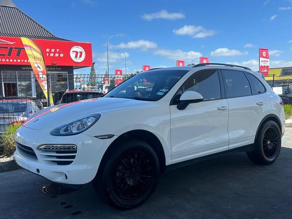 2012 Porsche Cayenne 4 DOOR SUV Carousel 3