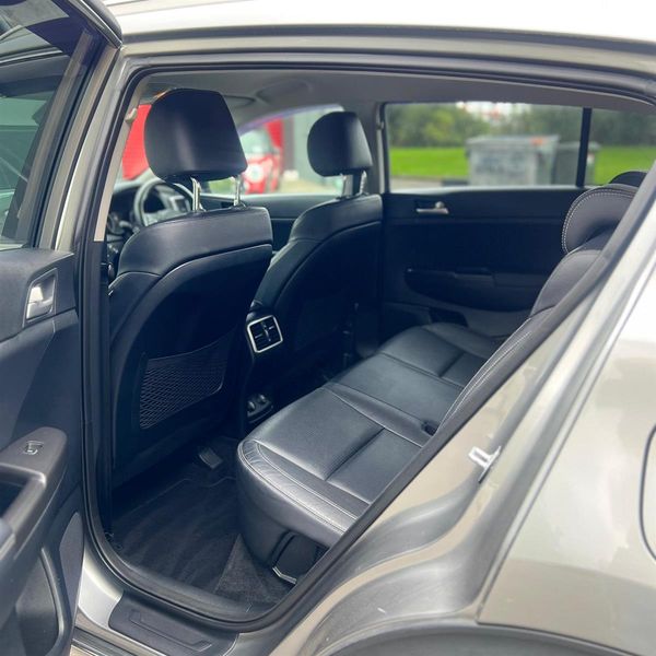 2019 Kia Sportage EX 2.4P/4WD/6AT Carousel 10