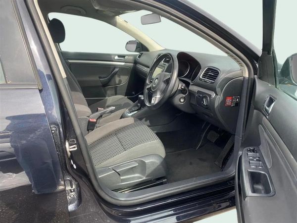 2010 Volkswagen Golf Carousel 10