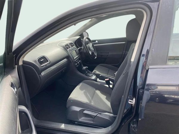 2010 Volkswagen Golf Carousel 12