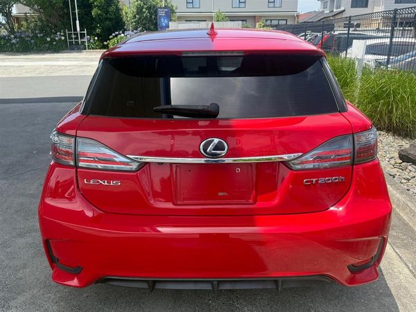 2017 Lexus CT 200h Carousel 7