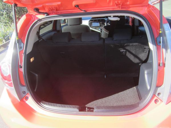 2014 Toyota AQUA Hybrid Low Kms Carousel 12