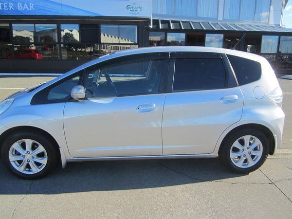 2012 Honda Fit Hybrid Carousel 12