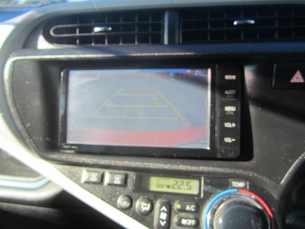 2014 Toyota AQUA Hybrid Low Kms Carousel 3