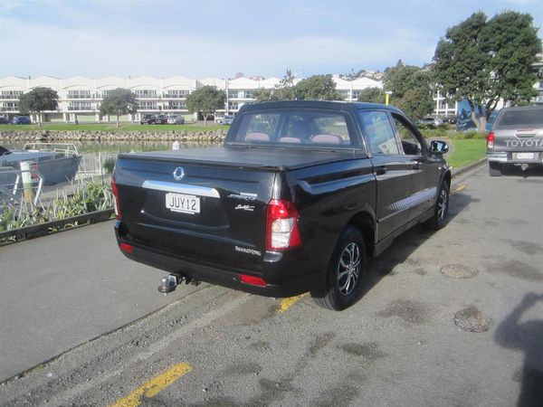 2016 Ssangyong Actyon 2.3 Petrol 5 Speed Maual Carousel 9
