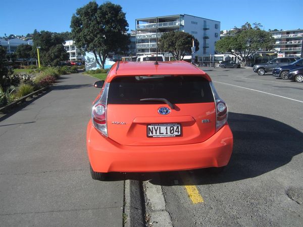 2014 Toyota AQUA Hybrid Low Kms Carousel 9