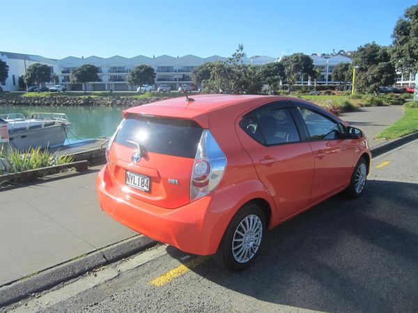 2014 Toyota AQUA Hybrid Low Kms Carousel 10