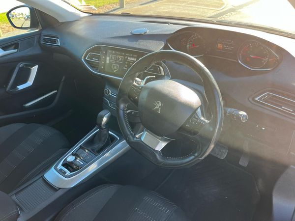2015 Peugeot 308 Carousel 6
