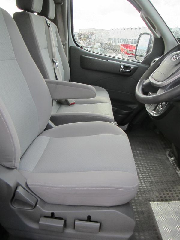 2017 LDV V80 11 seater Mimibus 2.5 Auto Carousel 10
