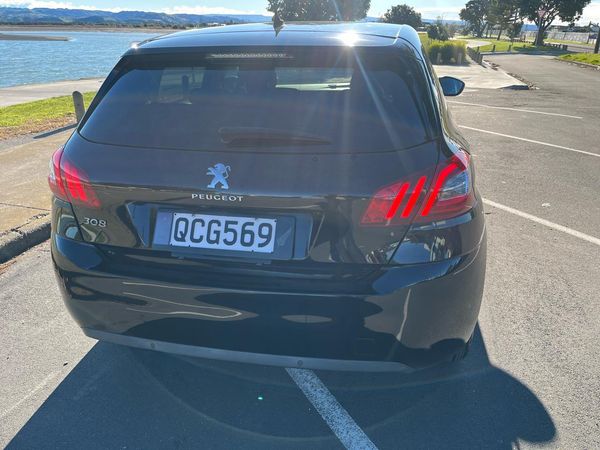 2015 Peugeot 308 Carousel 2
