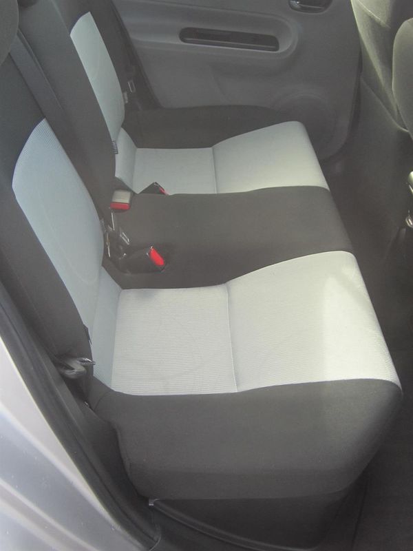 2014 Toyota Prius C Hybrid NZ new Carousel 14
