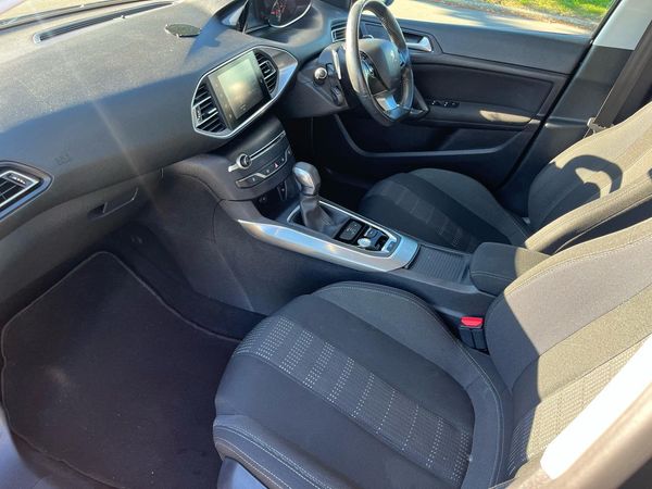2015 Peugeot 308 Carousel 7