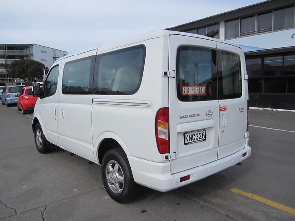 2017 LDV V80 11 seater Mimibus 2.5 Auto Carousel 6