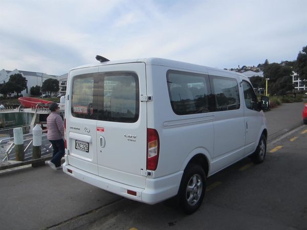 2017 LDV V80 11 seater Mimibus 2.5 Auto Carousel 8