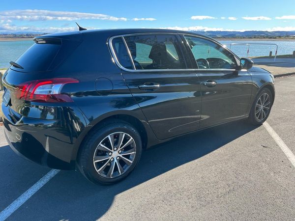 2015 Peugeot 308 Carousel 1