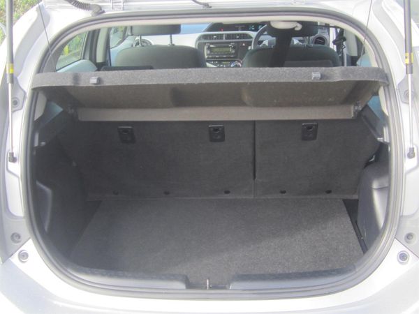 2014 Toyota Prius C Hybrid NZ new Carousel 15