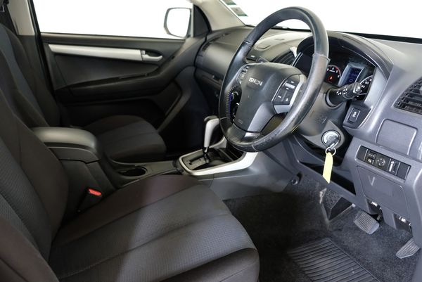 2012 izuzu D-Max LS Carousel 10
