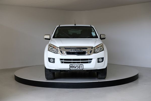 2012 izuzu D-Max LS Carousel 1