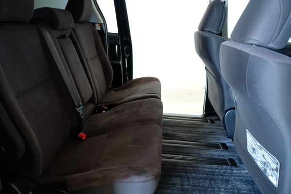 2015 Toyota Estima Carousel 15