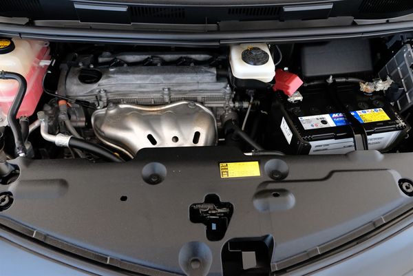 2015 Toyota Estima Carousel 2