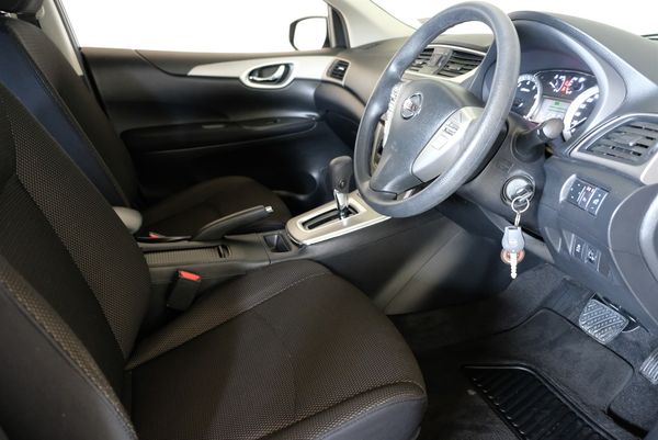 2015 Nissan Pulsar ST Carousel 1