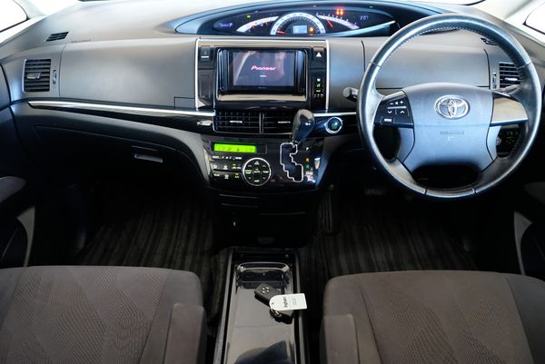 2015 Toyota Estima Carousel 16