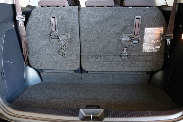 2015 Toyota Estima Carousel 14