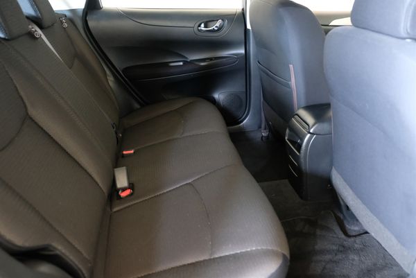 2015 Nissan Pulsar ST Carousel 14