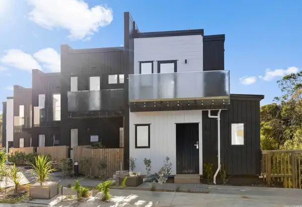 20 26 Springvale Drive, Albany, North Shore City, Auckland