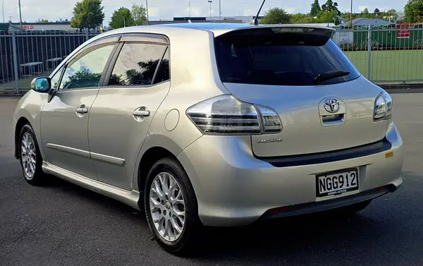 2007 Toyota Blade Carousel 2