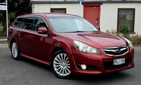2010 Subaru Legacy Carousel 12