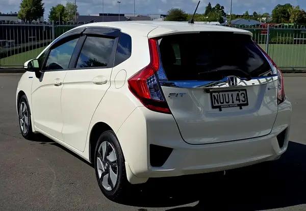 2013 Honda Fit Hybrid Carousel 12