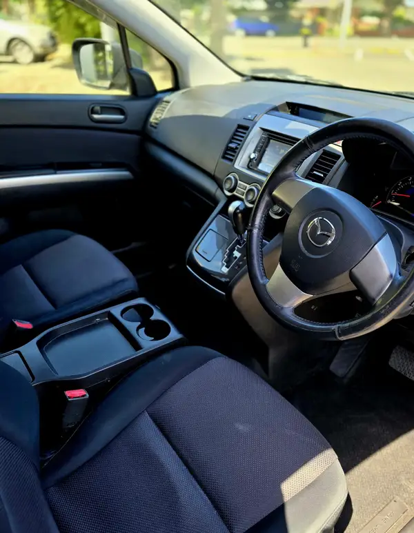 2008 Mazda MPV Carousel 9