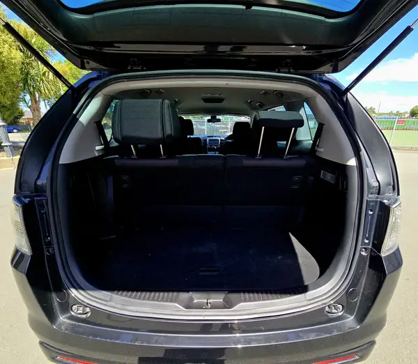 2008 Mazda MPV Carousel 5
