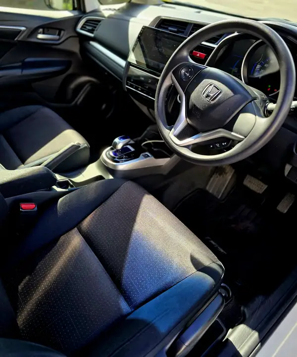 2013 Honda Fit Hybrid Carousel 6