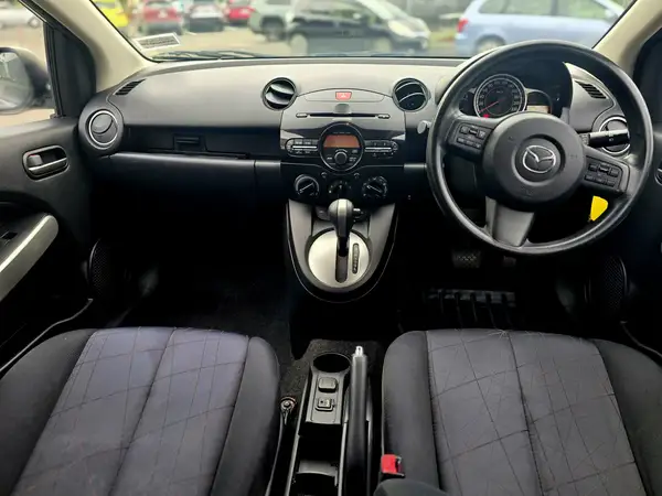 2013 Mazda 2 Classic Carousel 6