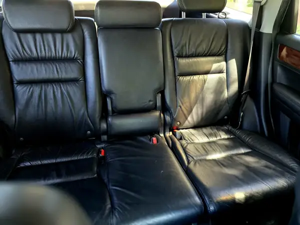 2007 Honda CR-V Hybrid – 121,400km’s Carousel 12