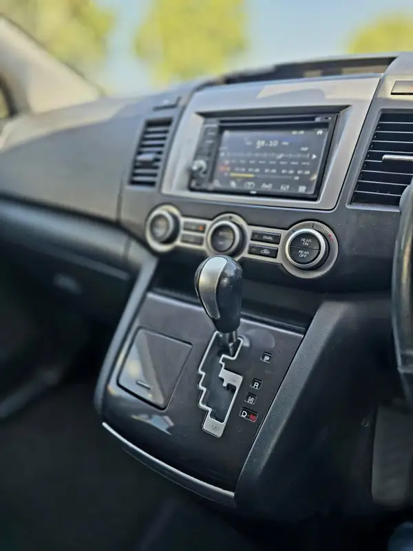 2008 Mazda MPV Carousel 11
