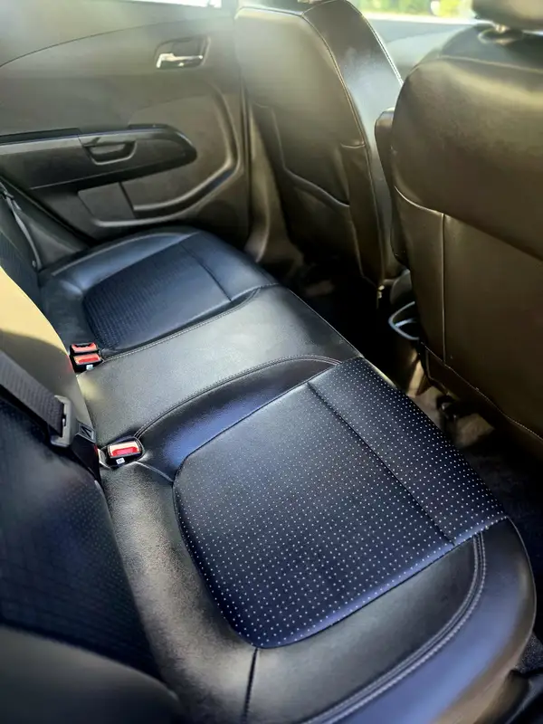 2015 Holden Barina Cdx Carousel 4