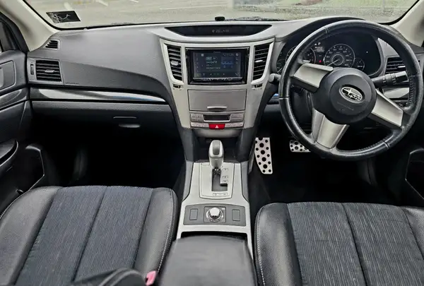 2010 Subaru Legacy Carousel 8