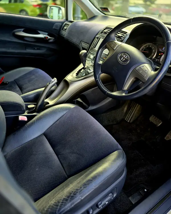 2007 Toyota Blade Carousel 7