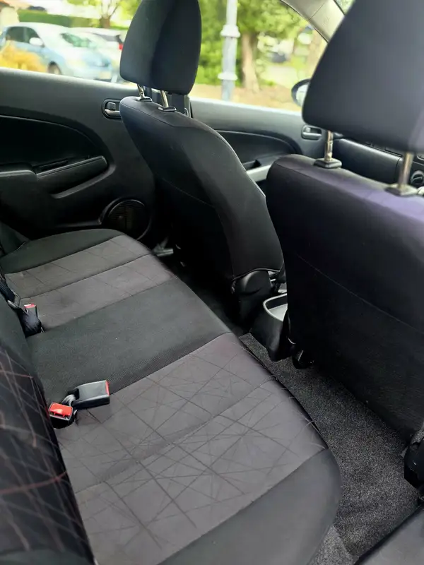 2013 Mazda 2 Classic Carousel 7