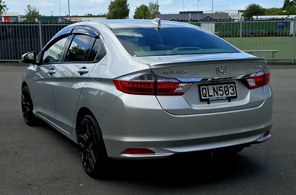 2015 Honda GRACE Carousel 9