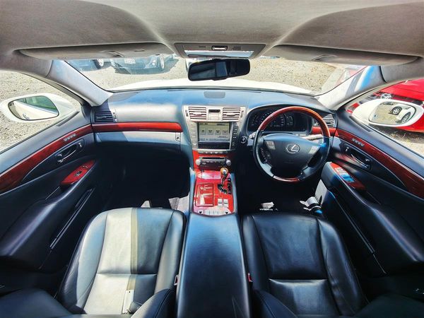 2012 Lexus LS 600 AWD Hybrid | Flagship Lexus | Luxury Interior | Smooth & Silent Carousel 3