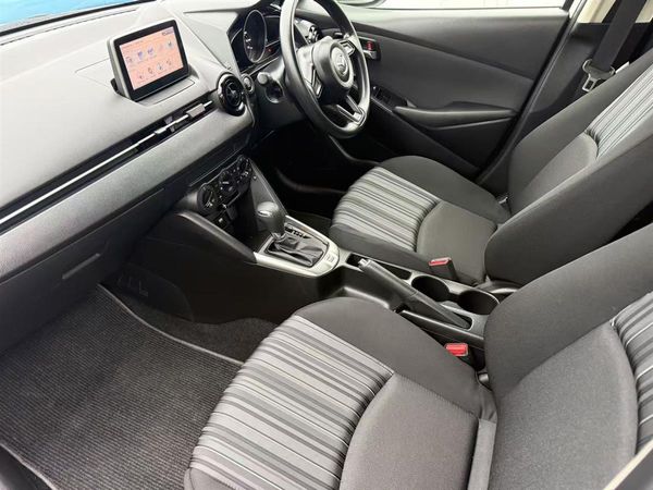 2023 Mazda 2 Carousel 9